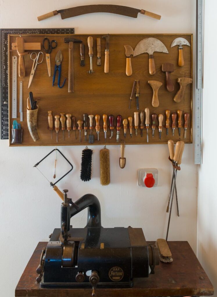 Interior taller de artesanía en coiro medialúa